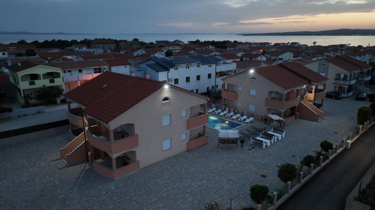 Lucky Apartment *